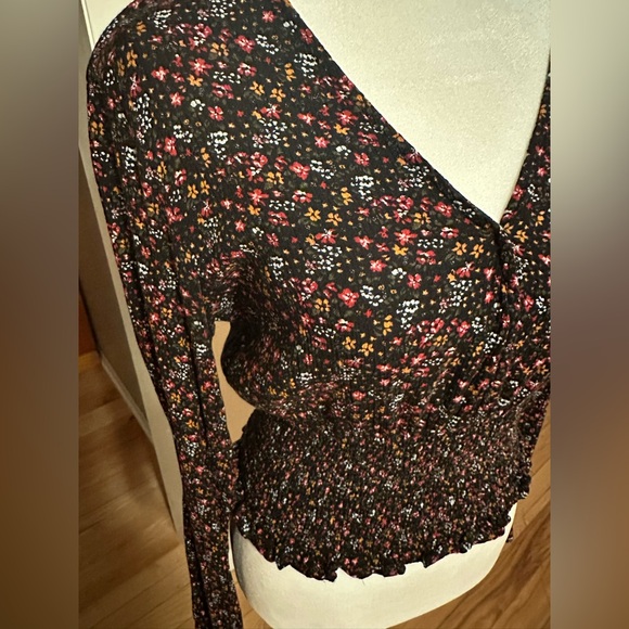 Paper Crane Black Floral Smocked Blouse - Picture 2 of 8